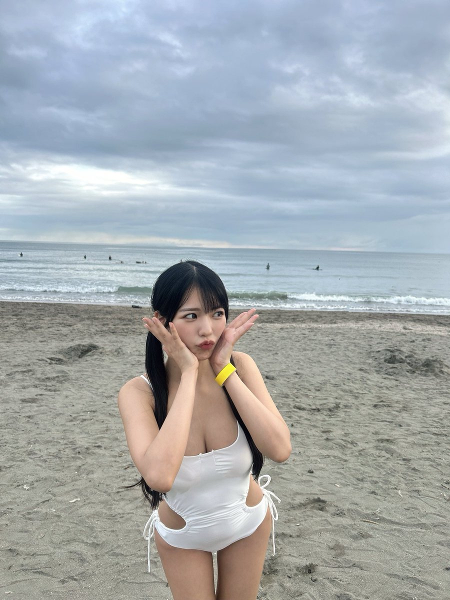 浅野こころが公式Xに投稿した「もう寒い...🌊」の画像