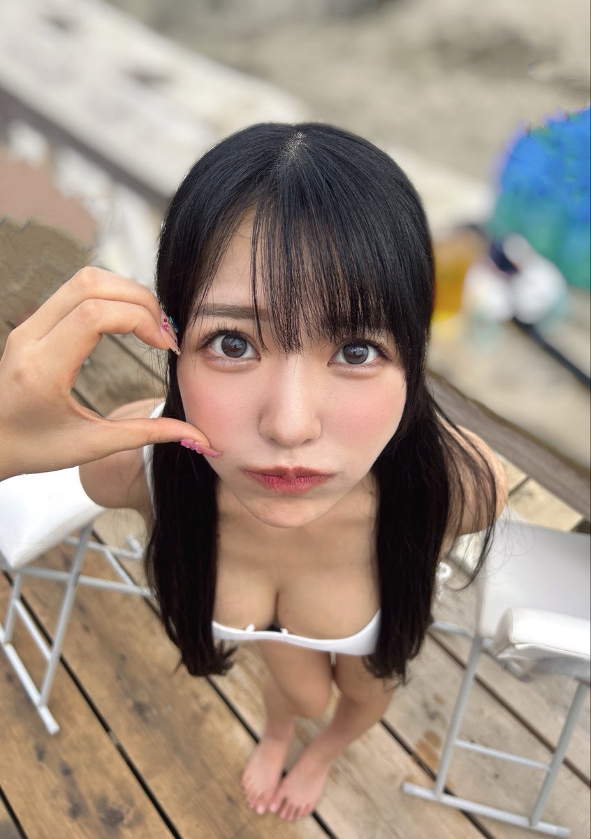 浅野こころが公式Xに投稿した「もう寒い...🌊」の画像