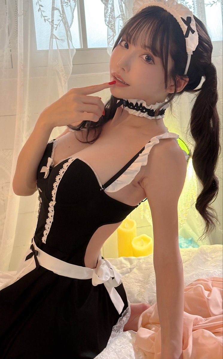 深田えいみが公式Xに投稿した「ご主人様☺️☺️」の画像
