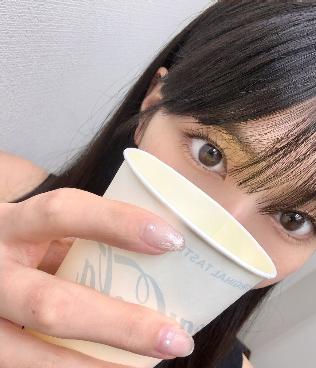 本庄鈴が公式Xに投稿した「👀」の画像