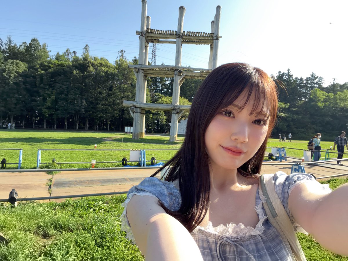石川澪が公式Xに投稿した「どこでしょう」の画像