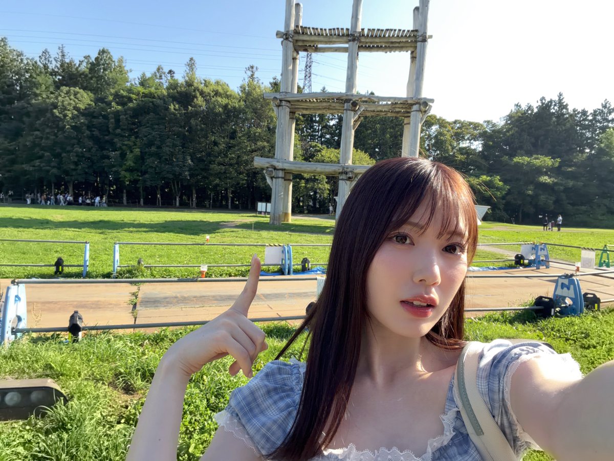 石川澪が公式Xに投稿した「どこでしょう」の画像