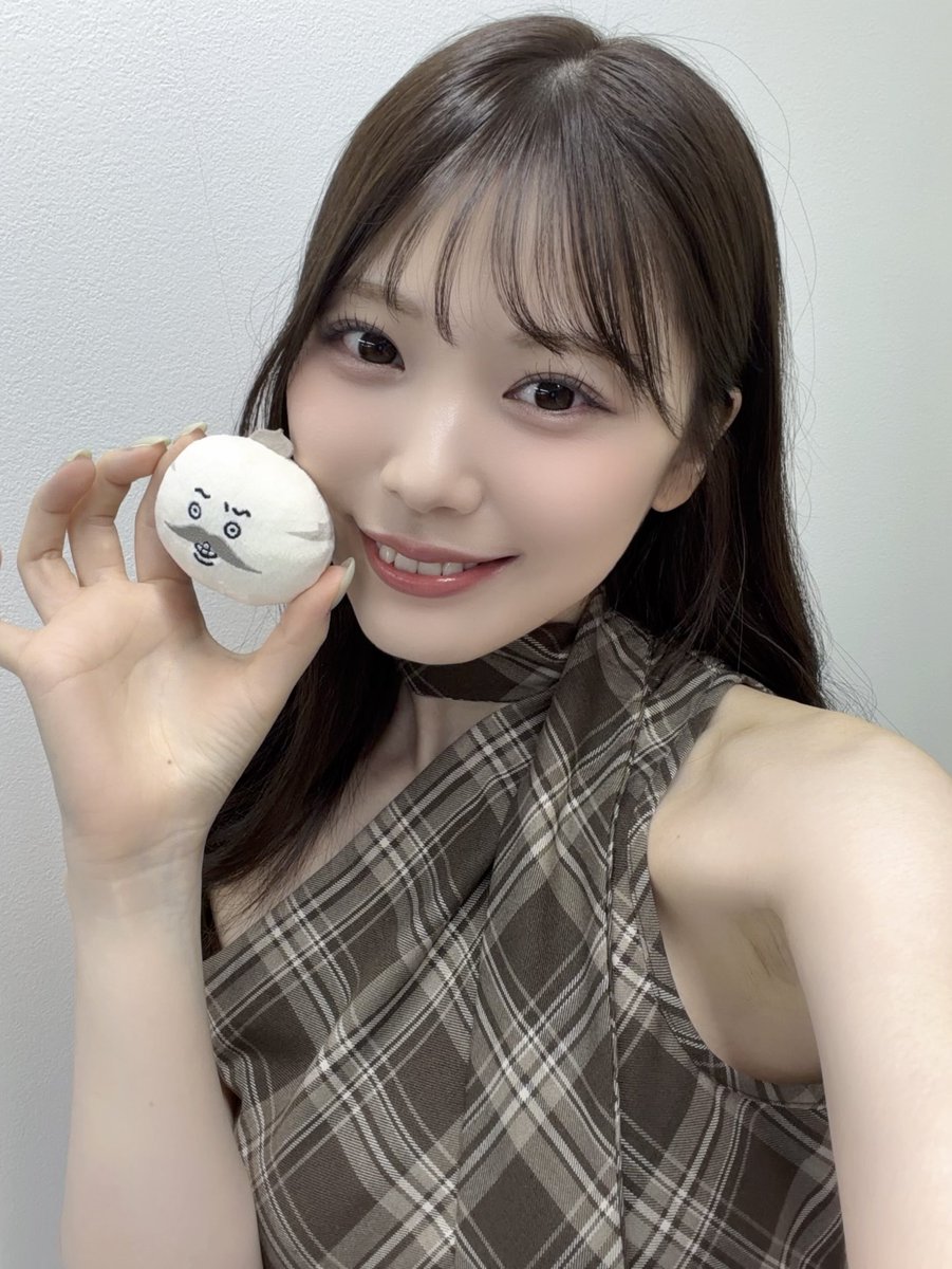 石川澪が公式Xに投稿した「本日はイベントありがとうございました☔️ 安全ピン代わりの島二郎でした」の画像
