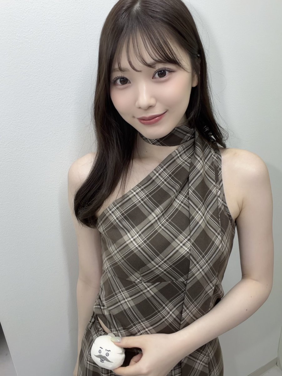 石川澪が公式Xに投稿した「本日はイベントありがとうございました☔️ 安全ピン代わりの島二郎でした」の画像