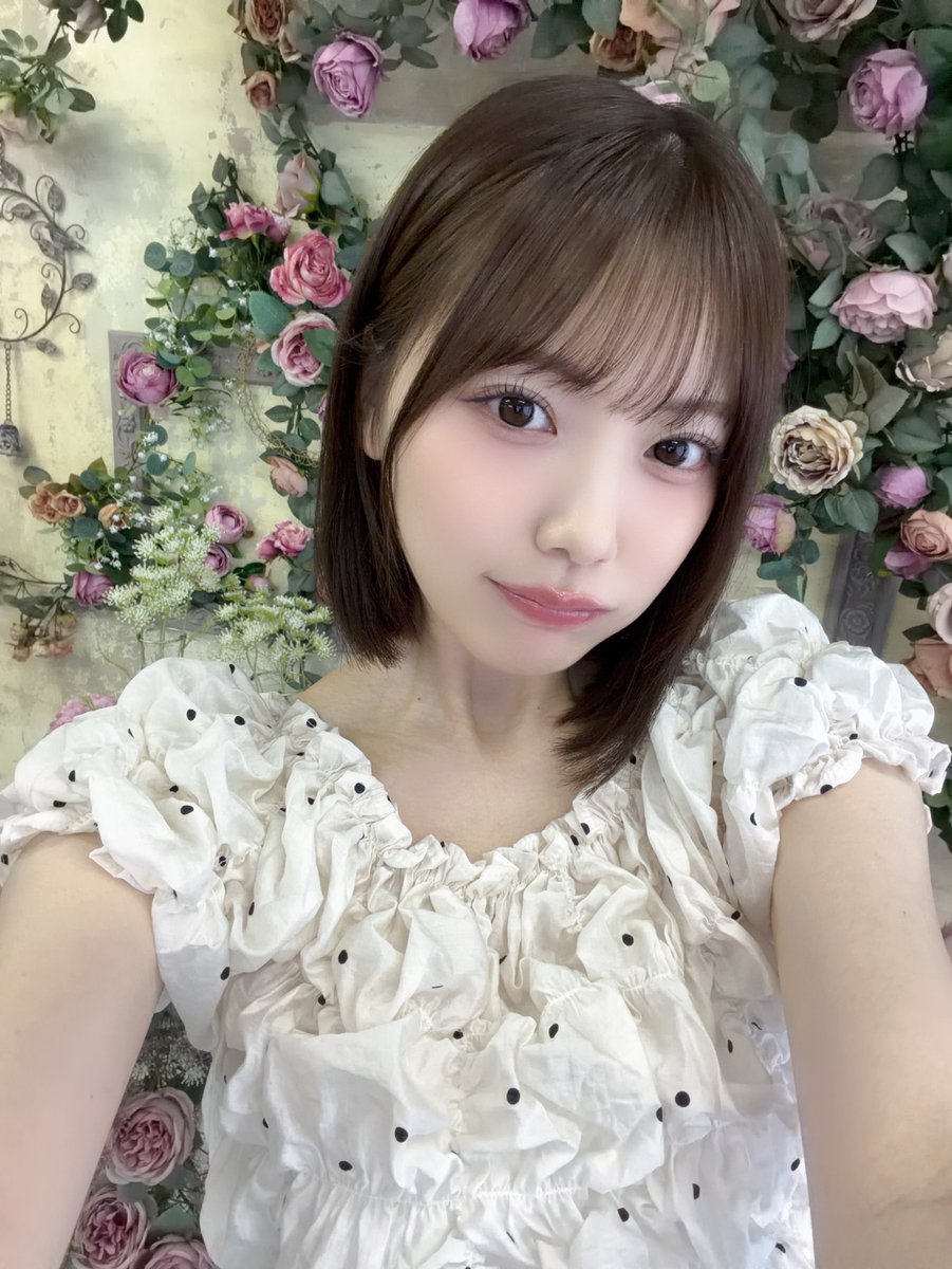 石川澪が公式Xに投稿した「髪の毛切りました✂️」の画像
