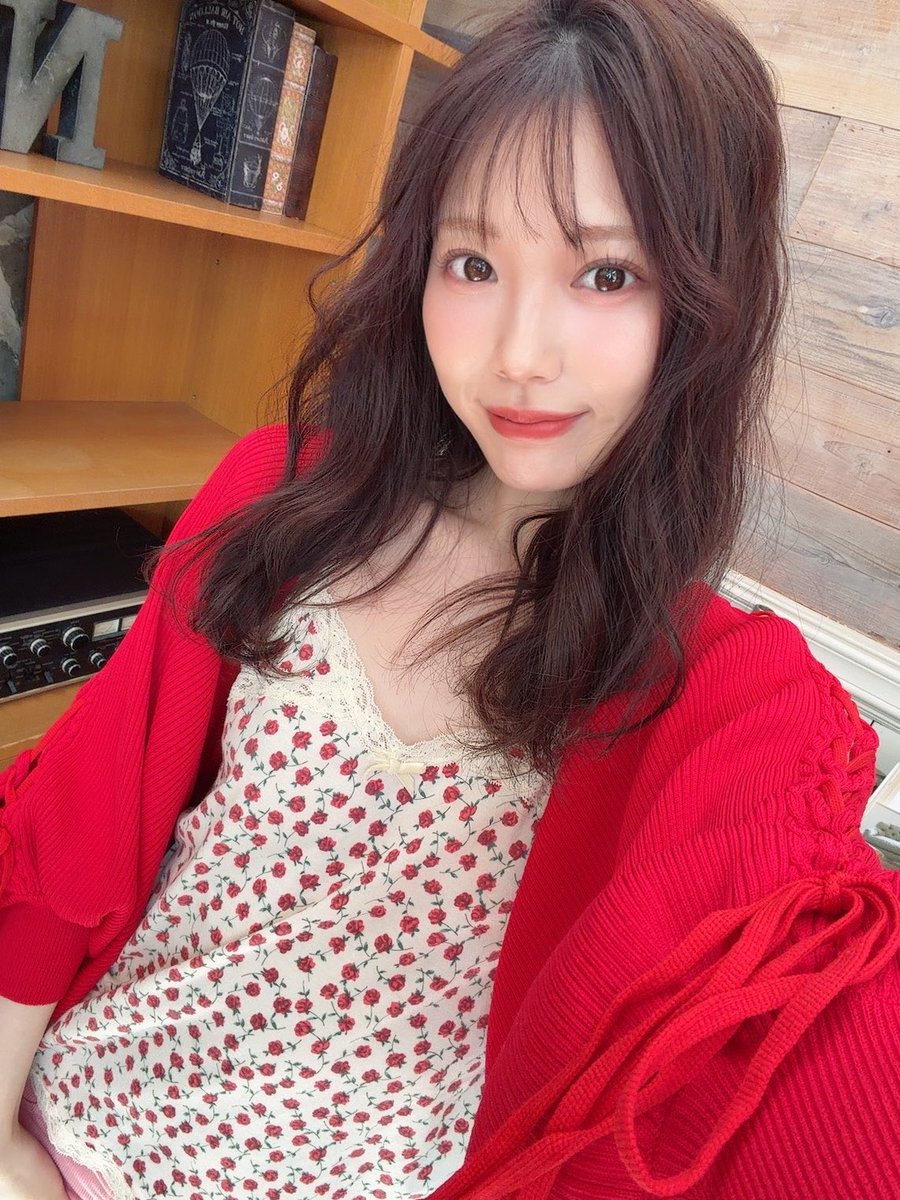 石川澪が公式Xに投稿した「今週もおつかれさま！」の画像
