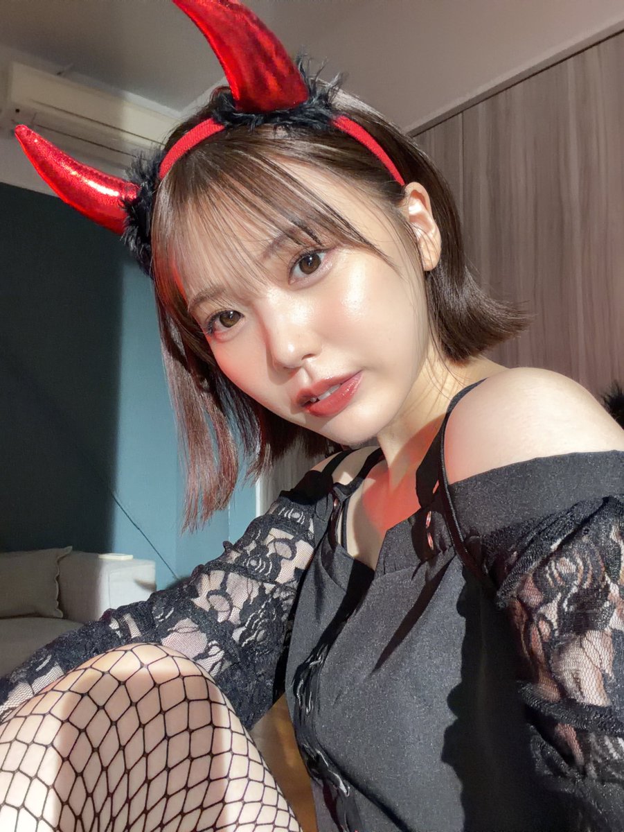 石川澪が公式Xに投稿した「角生えた」の画像