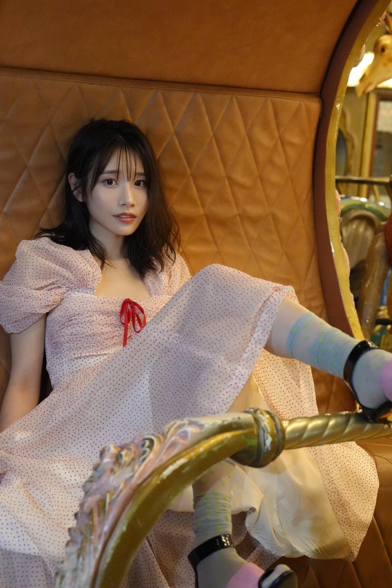 河北彩花が公式Xに投稿した「今年はポルトガルは... 6冊目の写真集撮影でした🇵🇹🤍🤍 初めての海外での写真集撮影で とても良い作品に仕上がっているので 発売楽しみにしていてください☺️ オフショット少しずつ載せていきます📷」の画像