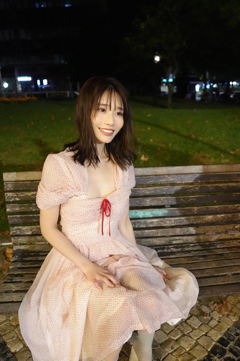 河北彩花が公式Xに投稿した「今年はポルトガルは... 6冊目の写真集撮影でした🇵🇹🤍🤍 初めての海外での写真集撮影で とても良い作品に仕上がっているので 発売楽しみにしていてください☺️ オフショット少しずつ載せていきます📷」の画像