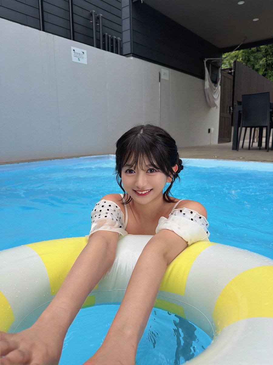 北岡果林が公式Xに投稿した「9月なったけどまだまだ夏らしいこと楽しませてもらいますよー！！！(っ •̀ ̫•́ )︎🌻💛」の画像