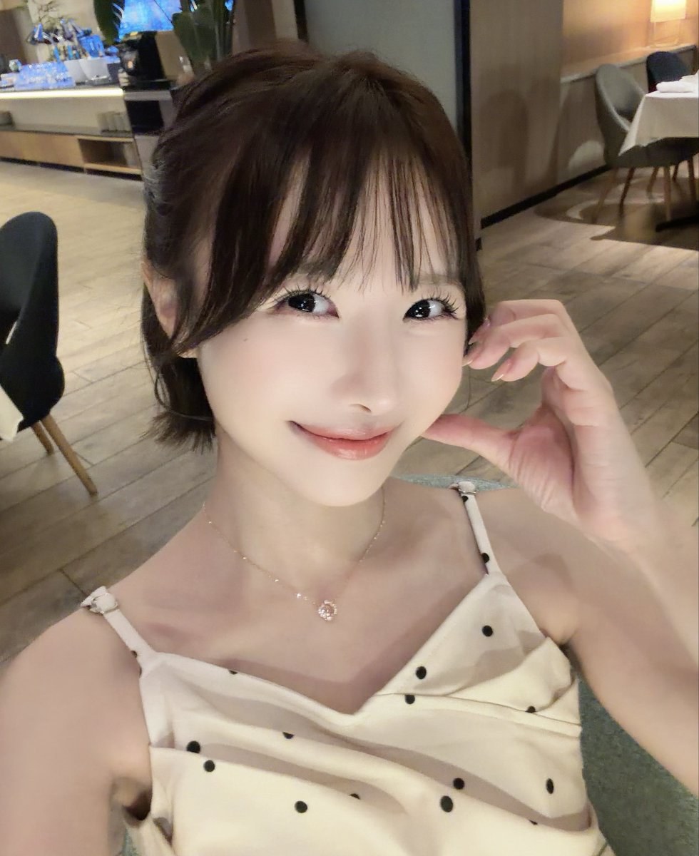 栗山莉緒が公式Xに投稿した「おはくり🌰 今日も1日頑張ろうねっ·͜· ᕷ」の画像