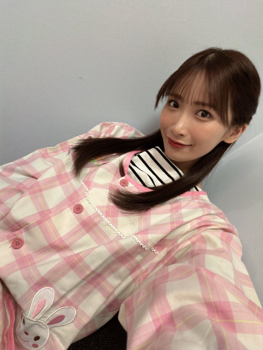 美園和花が公式Xに投稿した「保育園の先生って、、 かんなりエロいから🤦‍♀️💓 ビデオ DVD」の画像