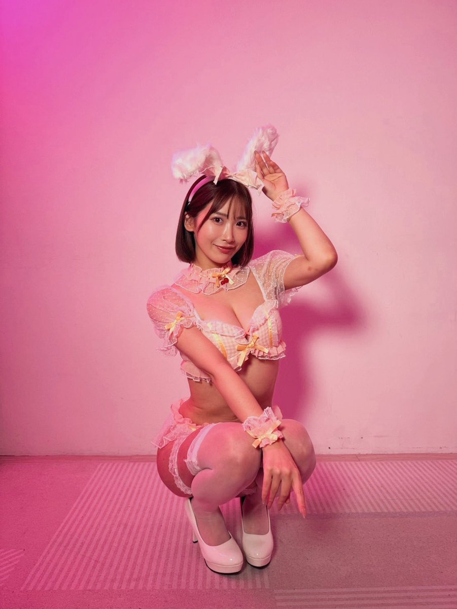 美園和花が公式Xに投稿した「さみしくないもん🐰」の画像