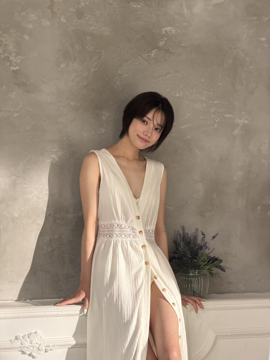 宮下玲奈が公式Xに投稿した「よっ🪻🤍」の画像