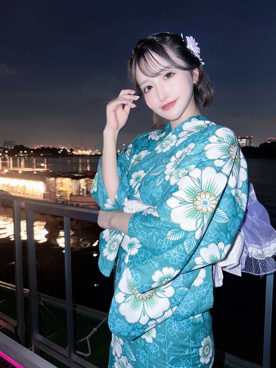 百永さりなが公式Xに投稿した「先日、今年初浴衣してきた👘 ♡」の画像