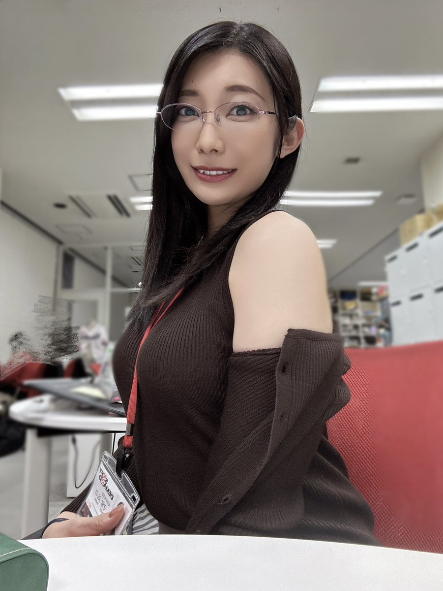 守屋よしのが公式Xに投稿した「月曜日、お疲れさまです。 無理しすぎないで、今週も一緒に乗り越えてましょうね。 今日はお家でゆっくり飲もうかな？」の画像