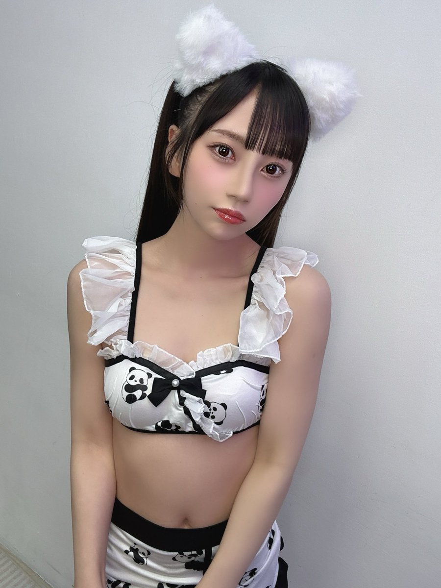 七沢みあが公式Xに投稿した「🐼？🐱？」の画像