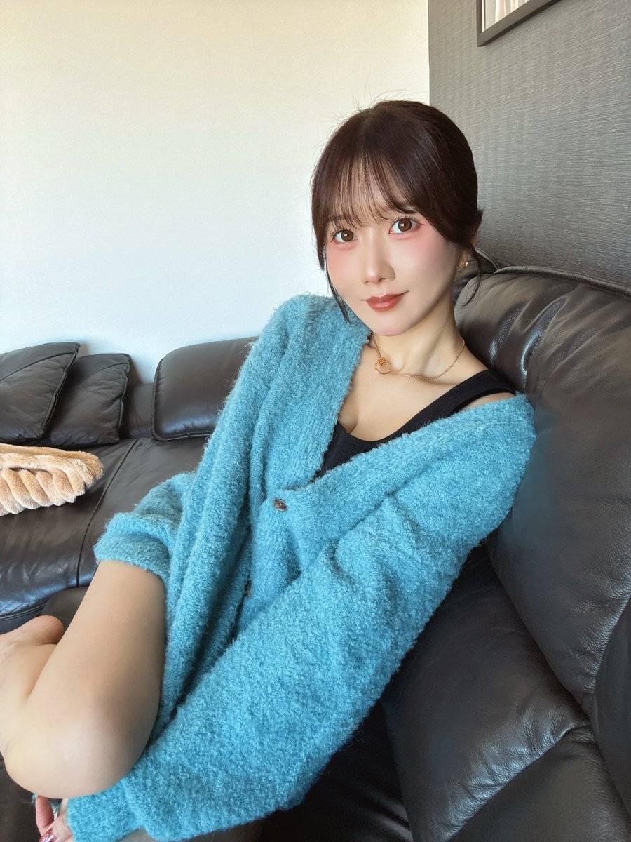 大槻ひびきが公式Xに投稿した「Studio One来てくれた皆さま いっぱいお話できて嬉しかったです🥰 ありがとうございました🫶 12月は12/13(日)開催⭐️ 残り一枠です☺️ クリスマス近いのでクリスマス衣装着ます🎄 楽しみ🫶」の画像