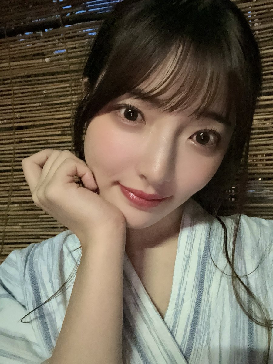 彩月七緒が公式Xに投稿した「今日も彩月七緒でいれることに感謝して 撮影がんばってくるよ〜💃」の画像