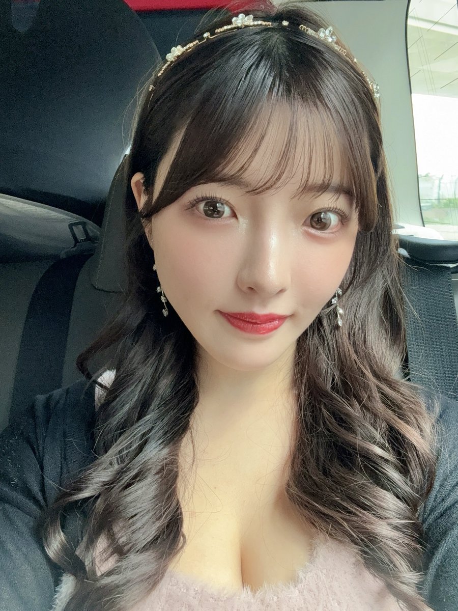 彩月七緒が公式Xに投稿した「今日もがんばるよん🫶🏻」の画像