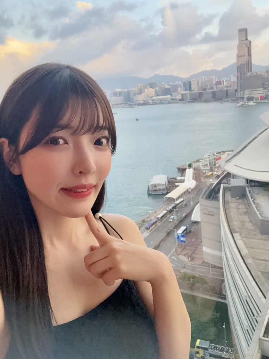 彩月七緒が公式Xに投稿した「好撚好食(めっちゃ美味しい)👍🏻」の画像