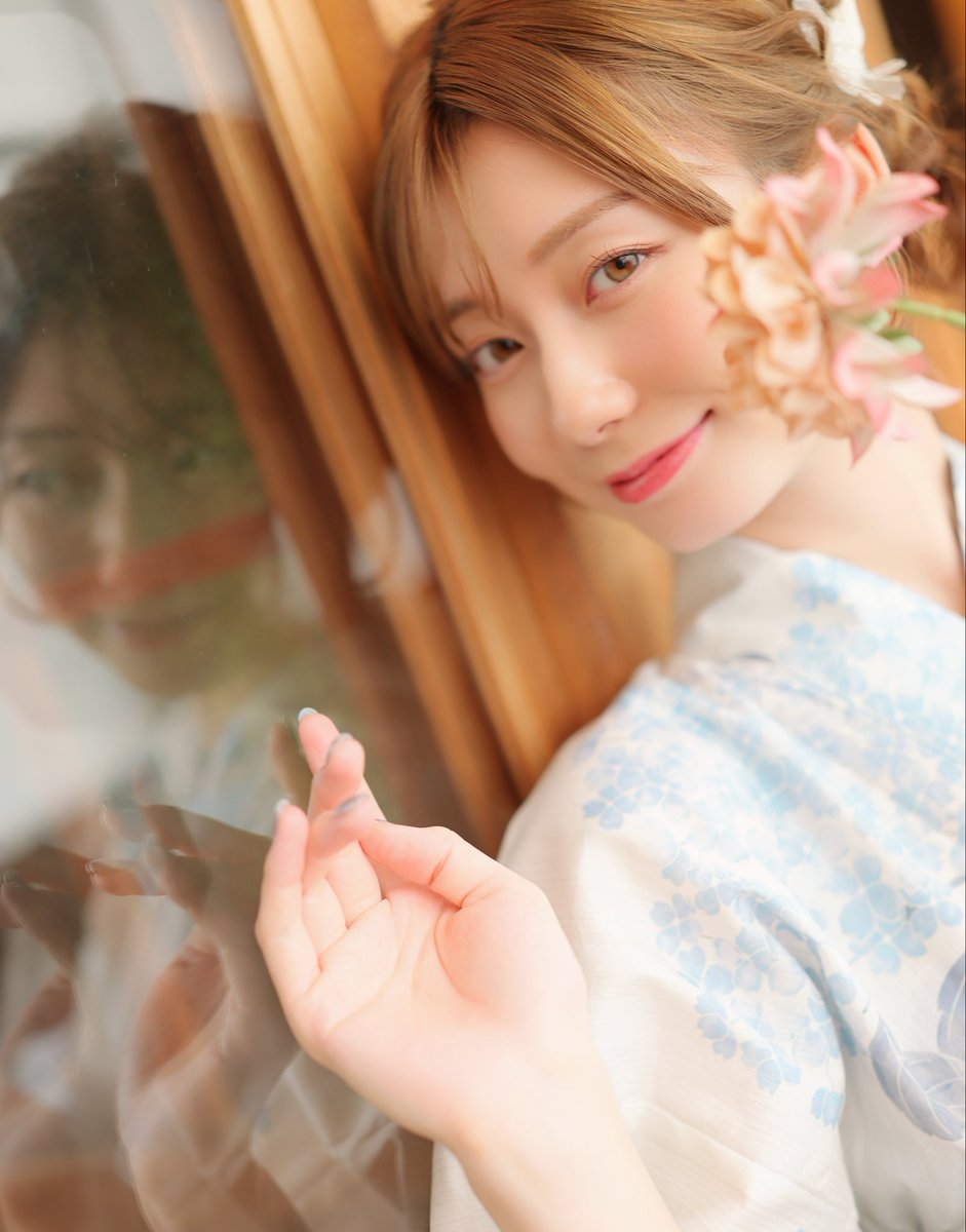 瀬戸環奈が公式Xに投稿した「おはよう☀️ 今日はお仕事だよっ！！！ いってきます～🔥🔥🔥」の画像