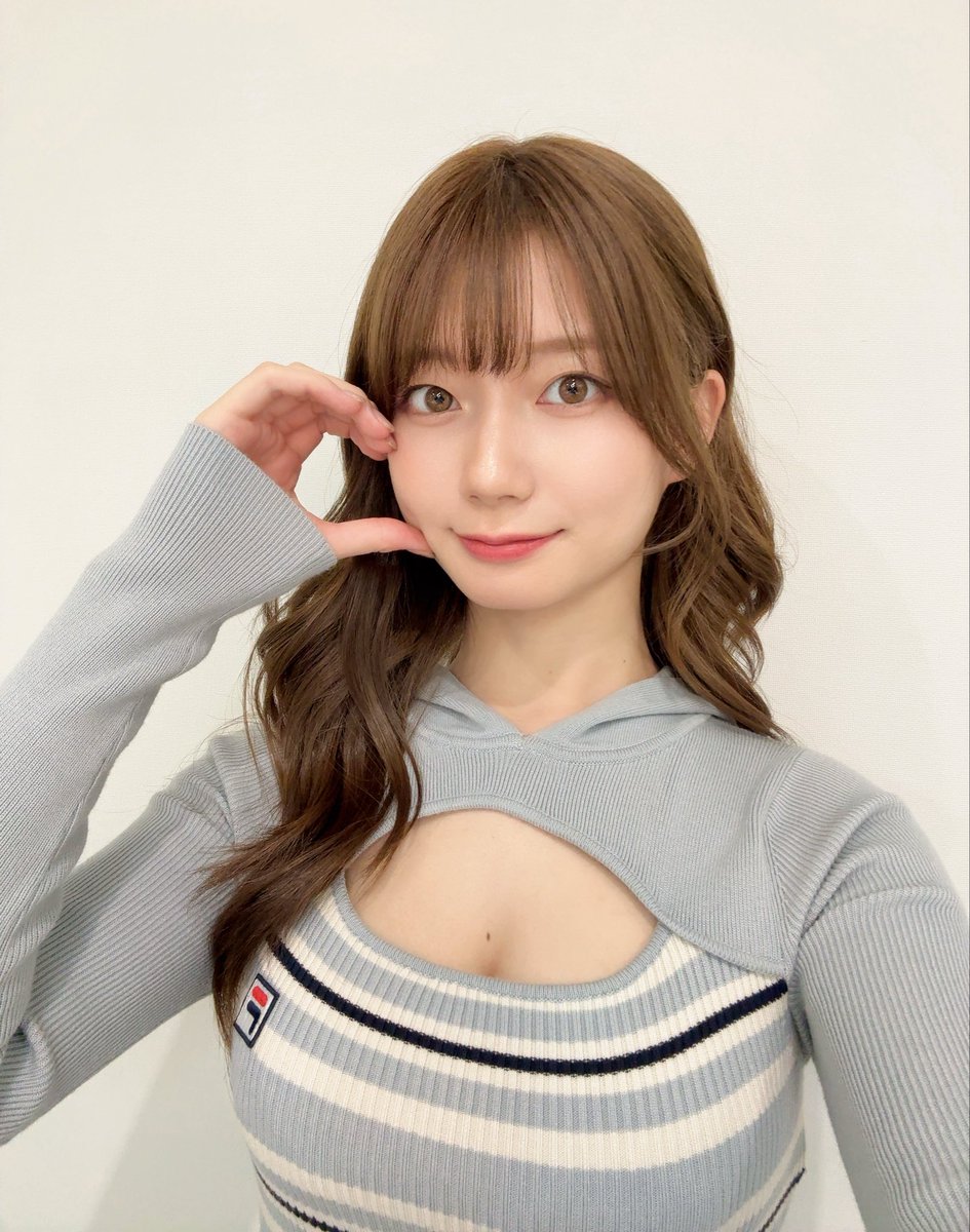 瀬戸環奈が公式Xに投稿した「FAIR＆WAYオンラインイベント もうすぐ始まりまーす📣💙 今日もよろしくお願いしますっ！！！」の画像