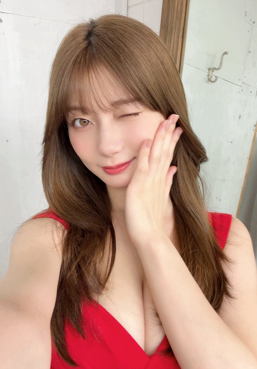 瀬戸環奈が公式Xに投稿した「おはよう☀️ お仕事がんばってきまーす！ みんなも一緒にファイティン🔥」の画像