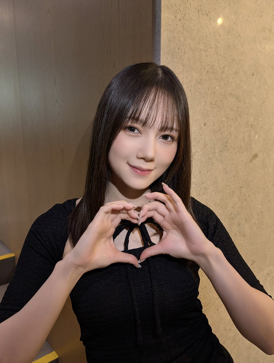涼森れむが公式Xに投稿した「この後、配信よろしくお願いします！✨ 詳細はライブでお伝えするんですけど、こちらもチェックしてもらえると嬉しいです🙏🏻🤍 잠시 후 부터 진행되는 라이브 방송 잘 부탁드립니다!✨ 자세한 내용은 라이브에서 말씀드릴 예정인데요, 이쪽도 함께 확인해 주시면 감사하겠습니다🙏🏻🤍 撮影会
