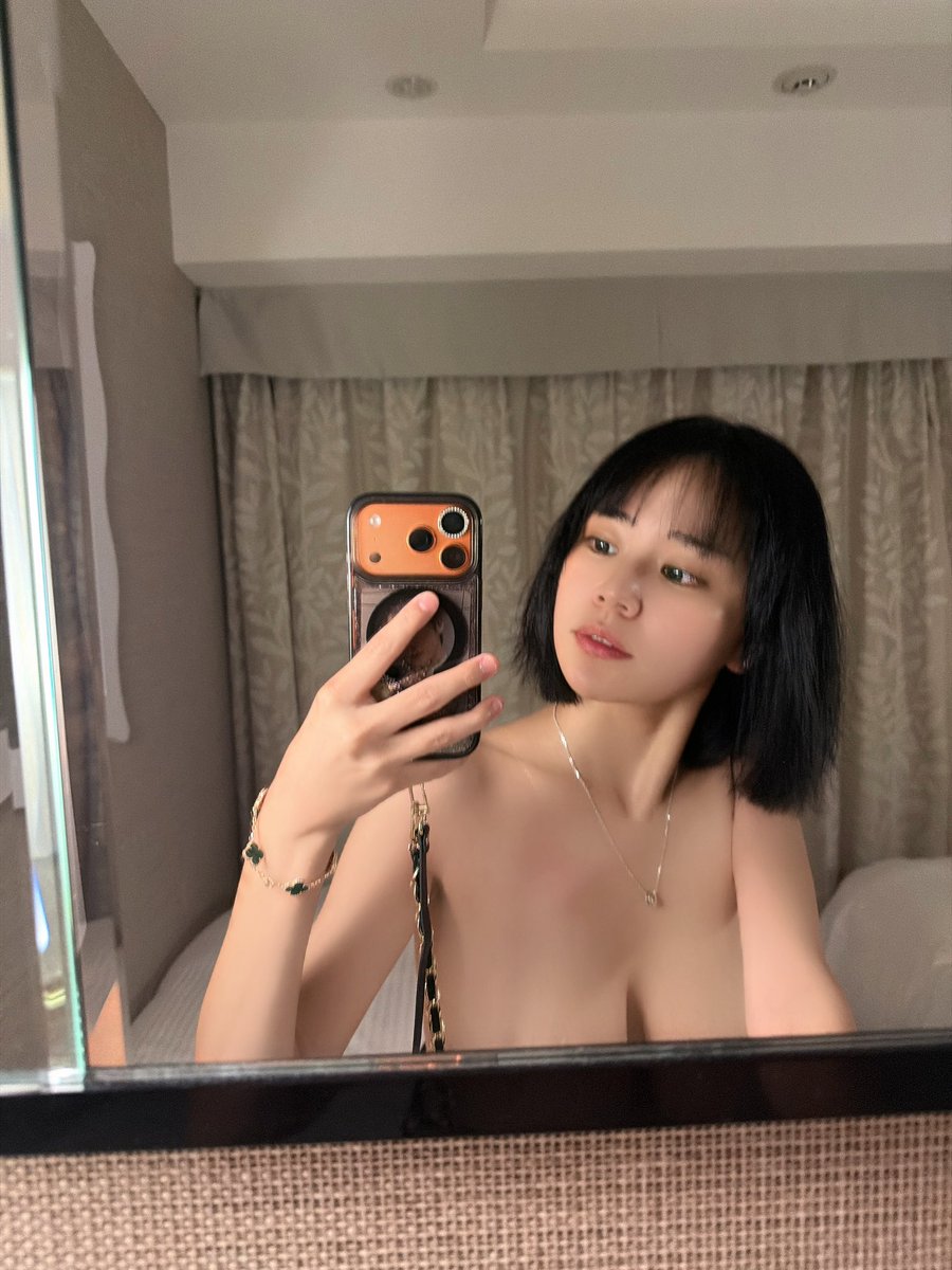 田野憂が公式Xに投稿した「抱かれたい。」の画像