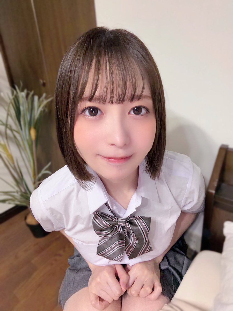 天馬ゆいが公式Xに投稿した「おねだりJK🥺♡♡」の画像