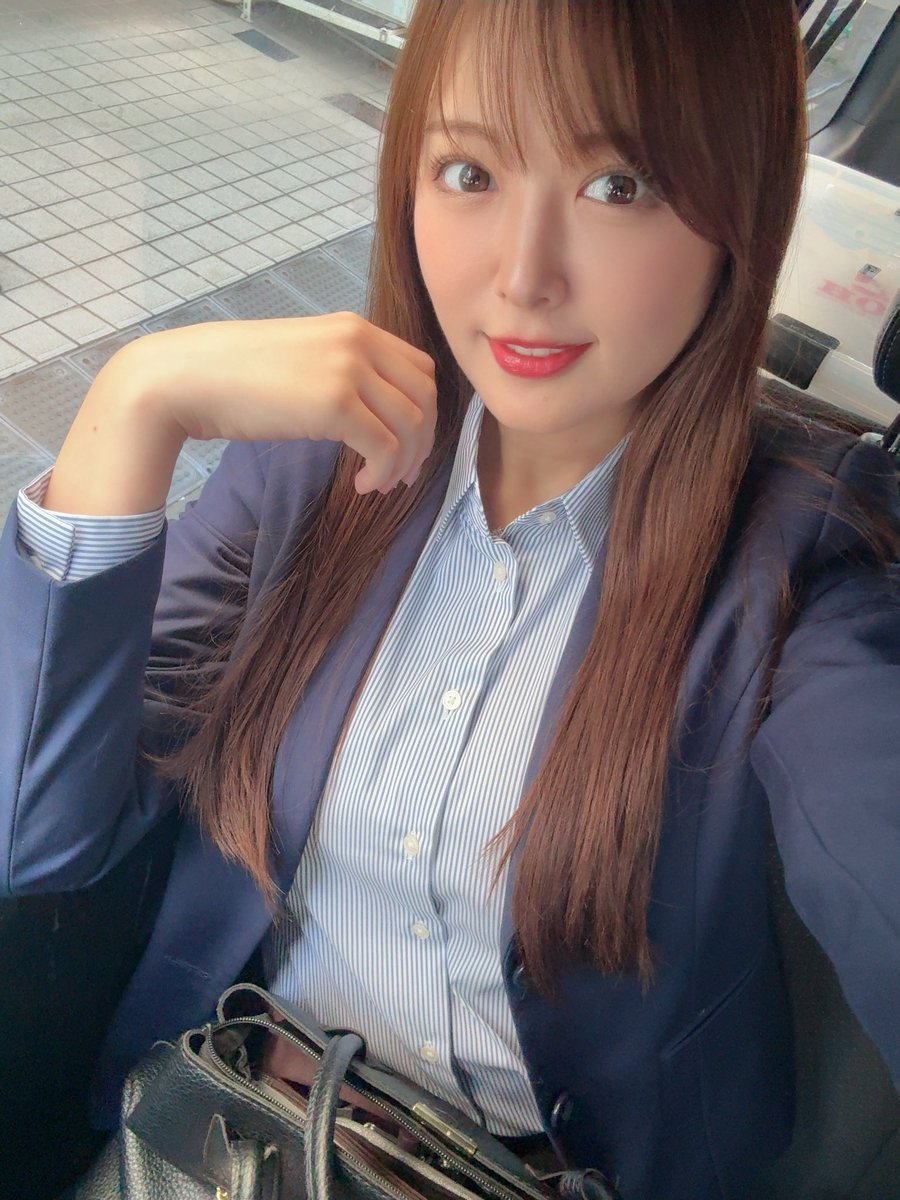 葉月まゆが公式Xに投稿した「おはよー☀️」の画像