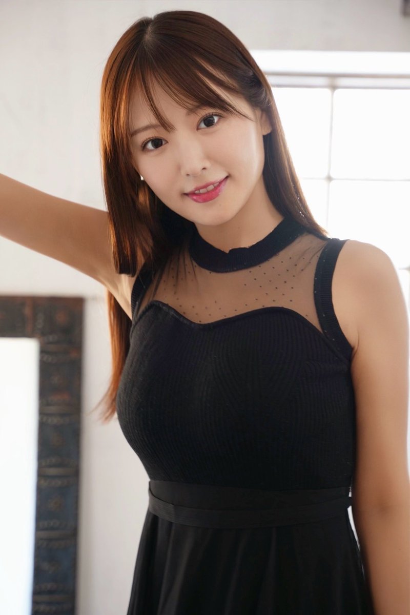 葉月まゆが公式Xに投稿した「明日はお部屋オフ会だよー🫶 楽しみに待ってるね🥰💓」の画像